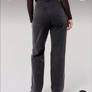 NWT Hollister Ladies Curvy Ultra High-Rise Dad Jeans, 15R, SOLD OUT ONLINE